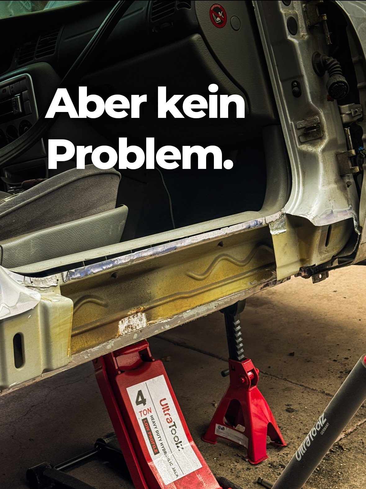 Neu eingeschweißtes Blech am Schweller